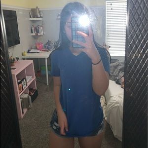 blue American Eagle v neck t-shirt